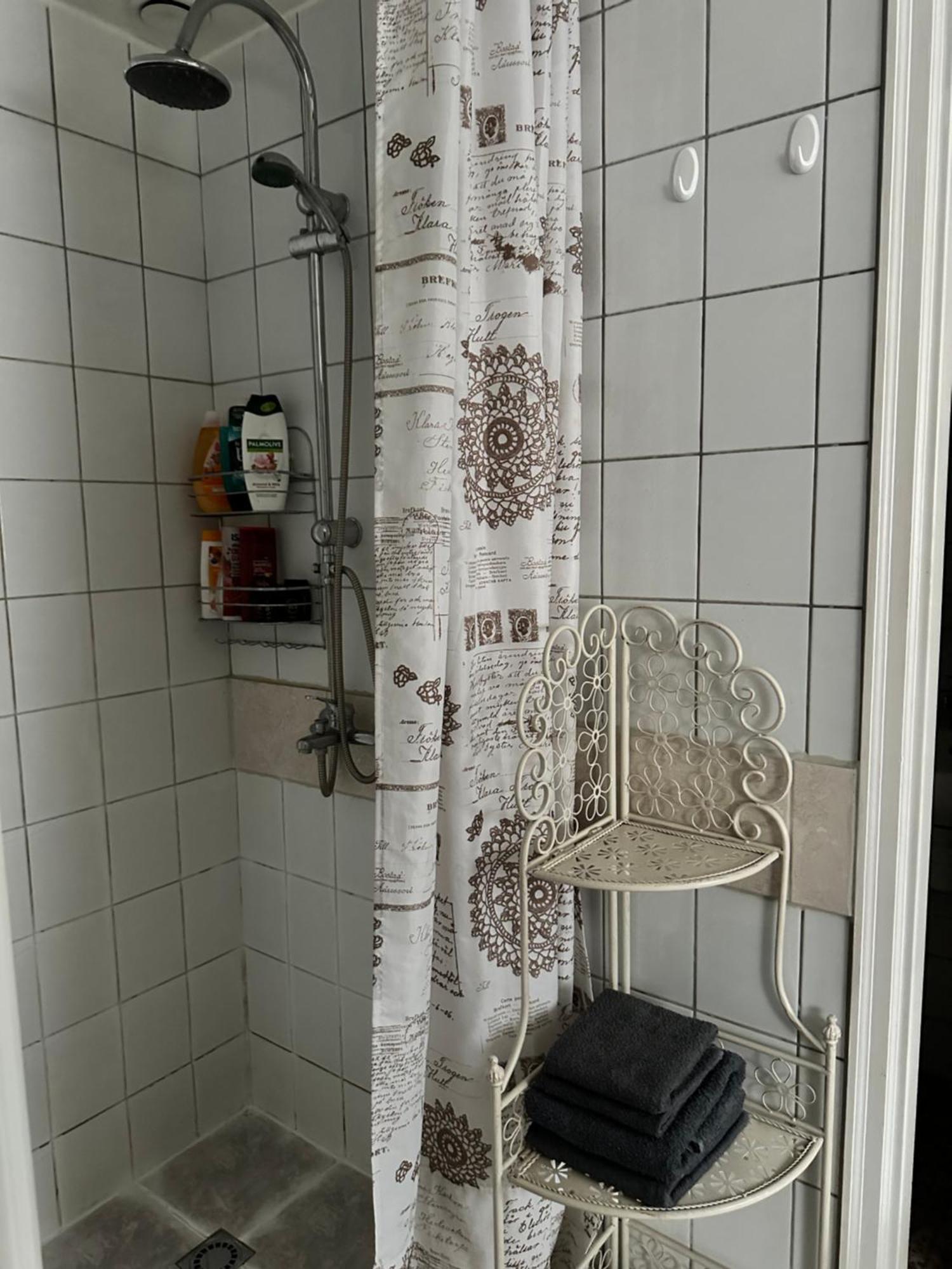 Anni Apartment Ventspils Bagian luar foto