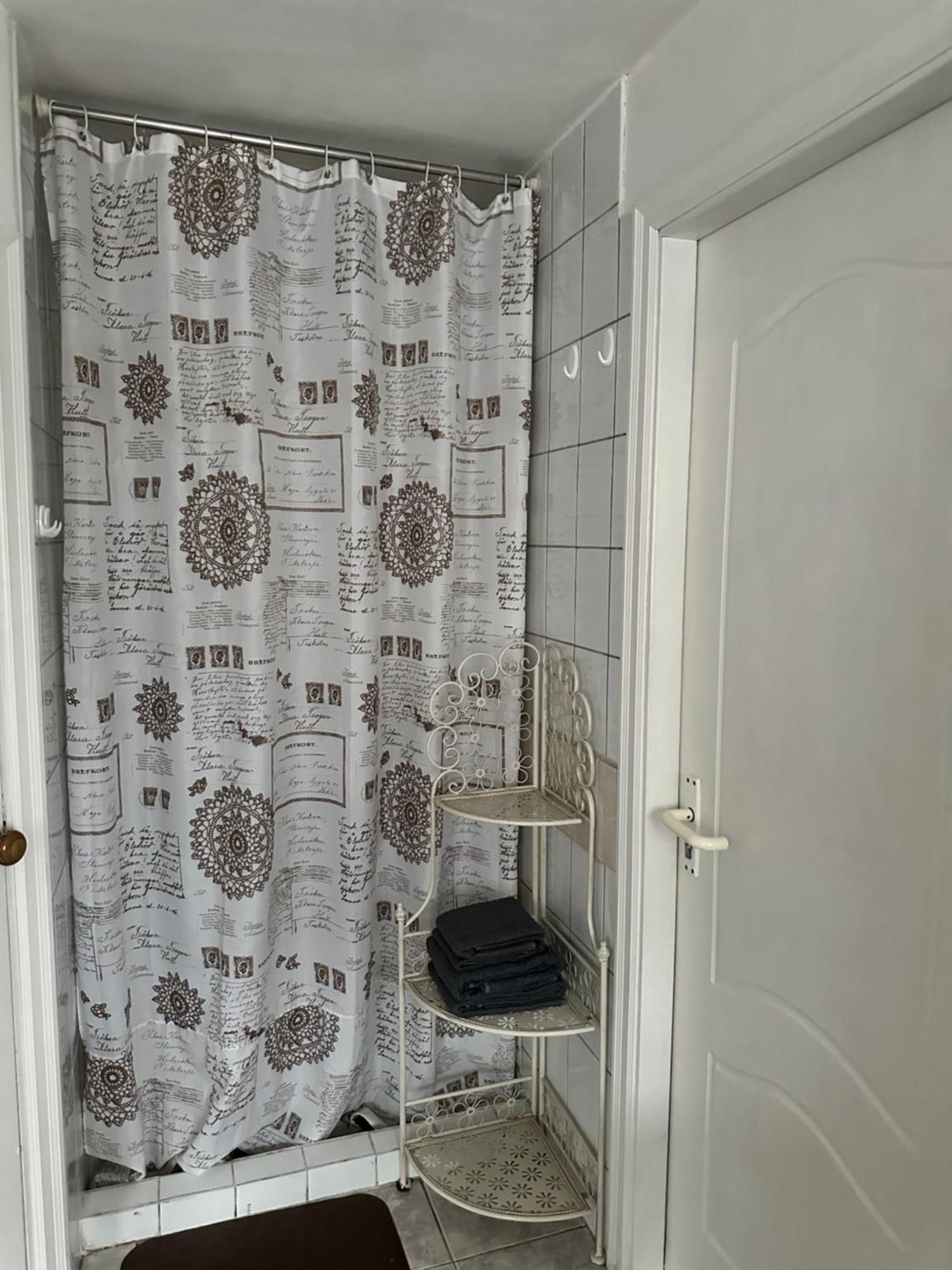 Anni Apartment Ventspils Bagian luar foto