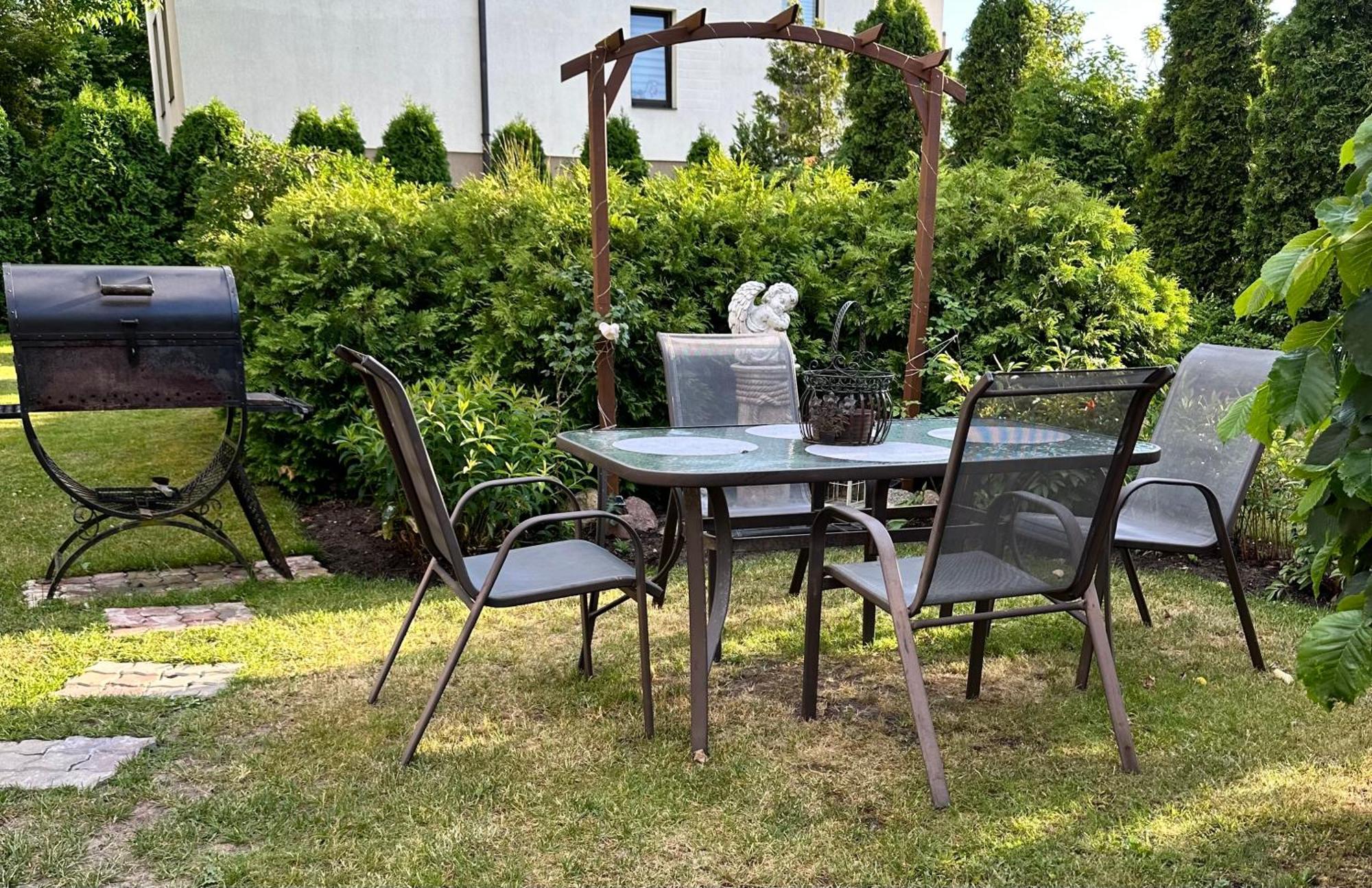 Anni Apartment Ventspils Bagian luar foto