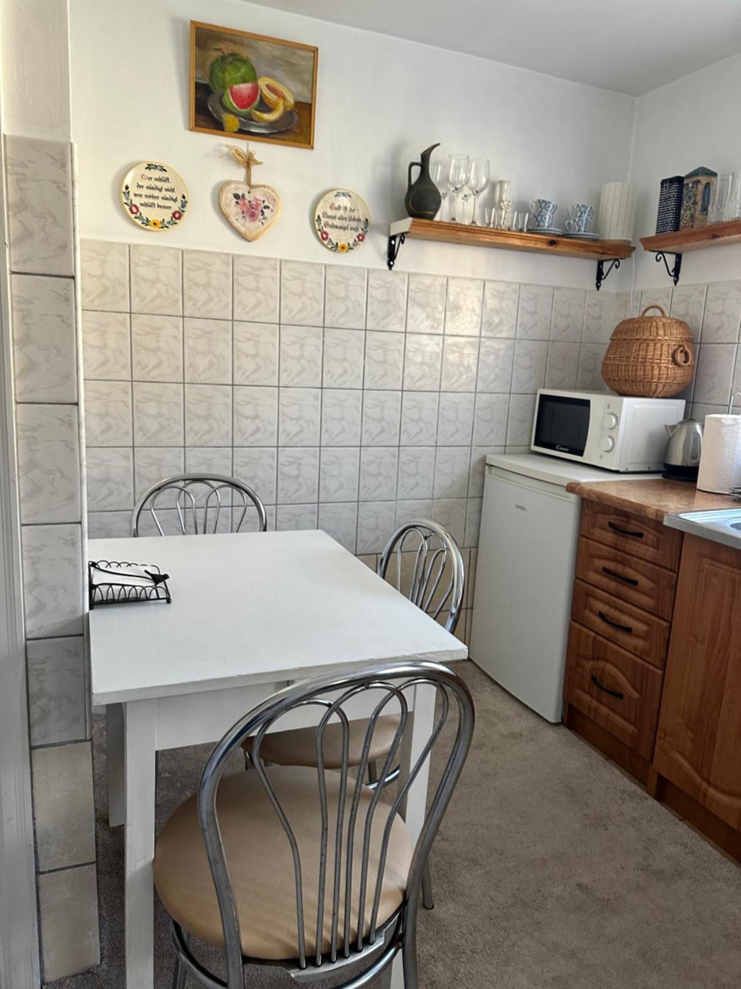 Anni Apartment Ventspils Bagian luar foto