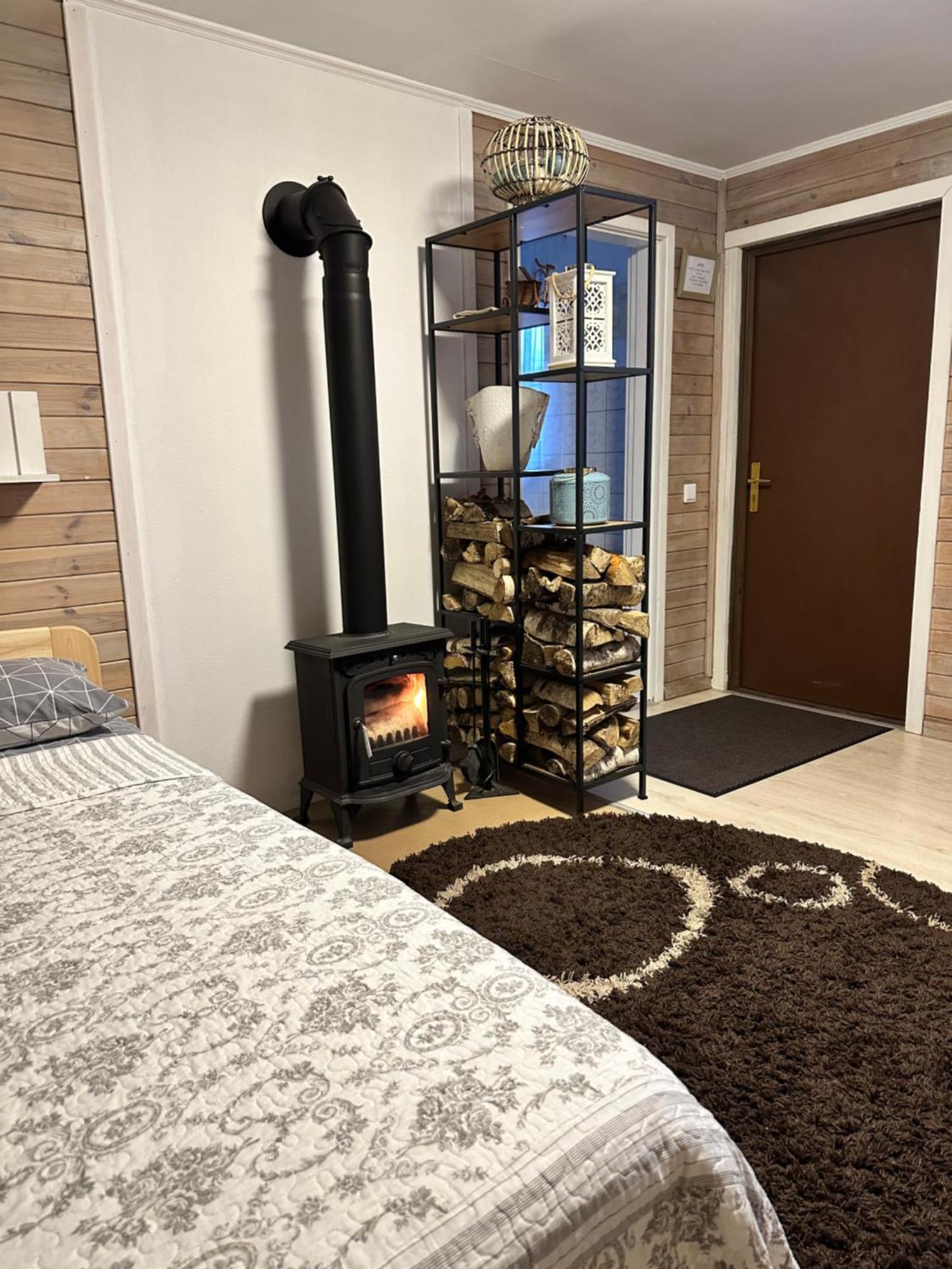 Anni Apartment Ventspils Bagian luar foto