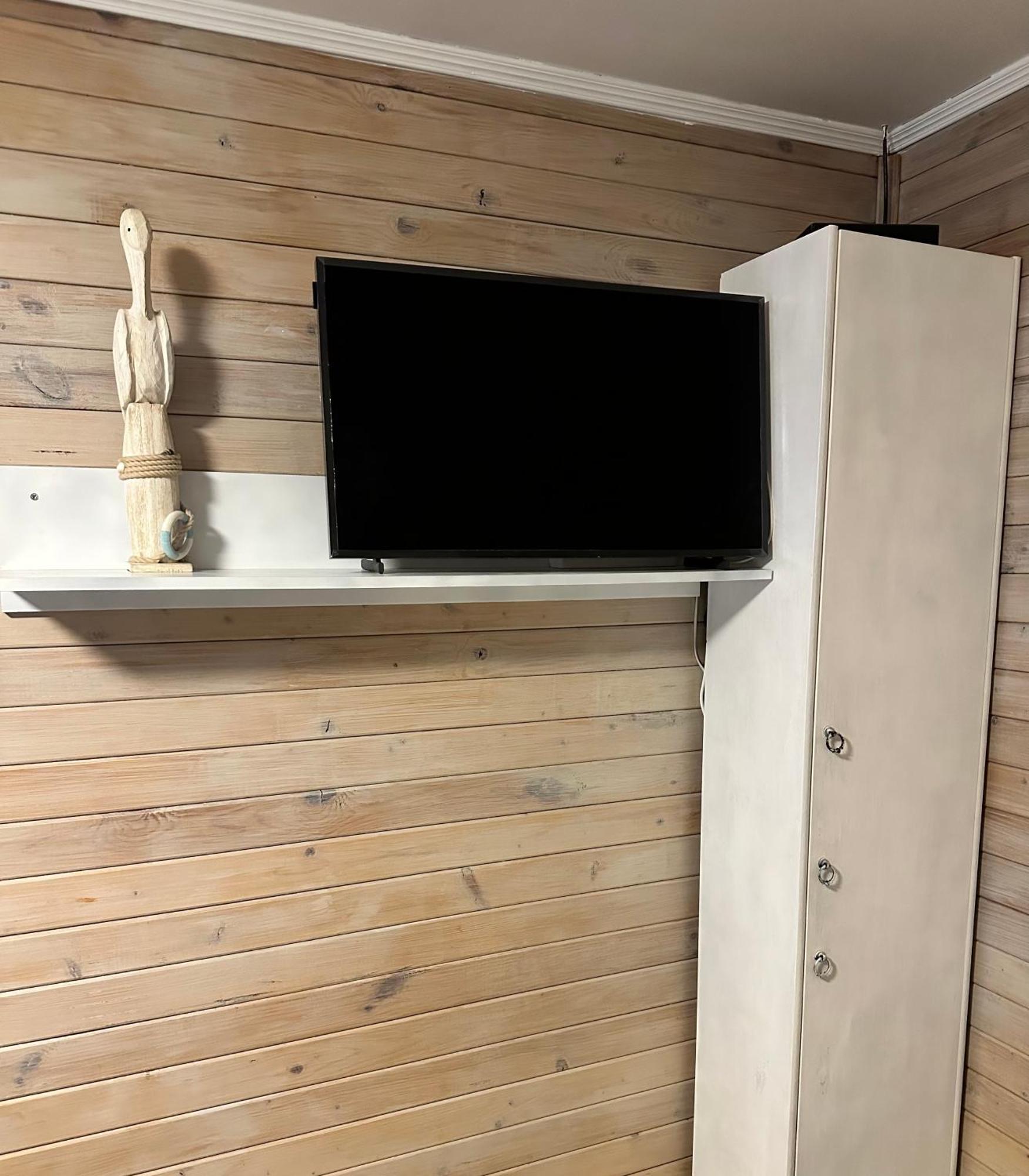 Anni Apartment Ventspils Bagian luar foto